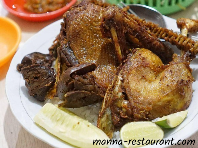 Kuliner Ayam Bebek Ireng Pak Karso, Lezat dan Legendaris
