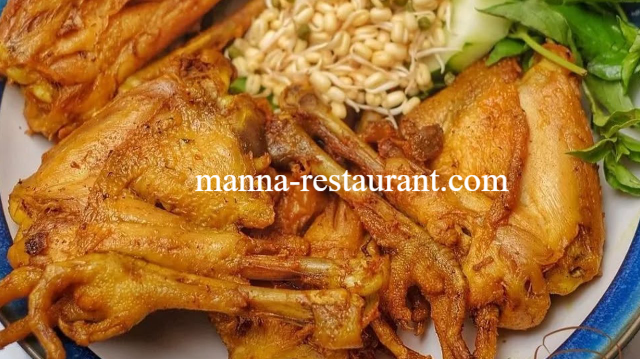 Kuliner Legendaris Ayam Goreng Mbah Karto yang Autentik